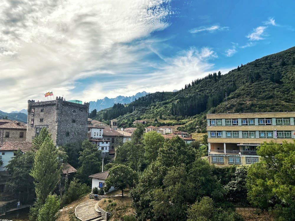 Guía En El Medio Natural Y De Tiempo Libre en Jesus De Monasterio (Jesus De Monasterio, Potes): foto 2
