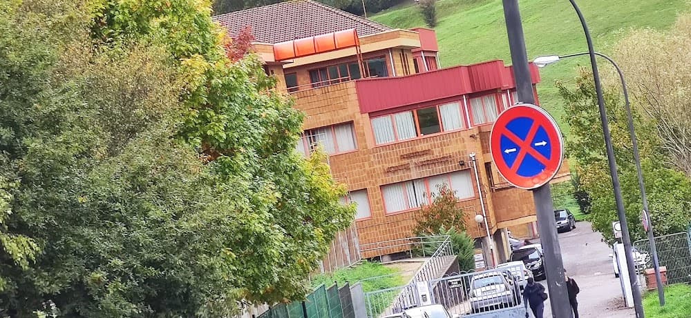 Foto secundaria del campus I.e.s. "monte Naranco"