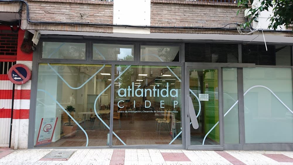 Higiene Bucodental en Atlántida Cidep 2 (Atlántida Cidep 2, Granada): foto 1