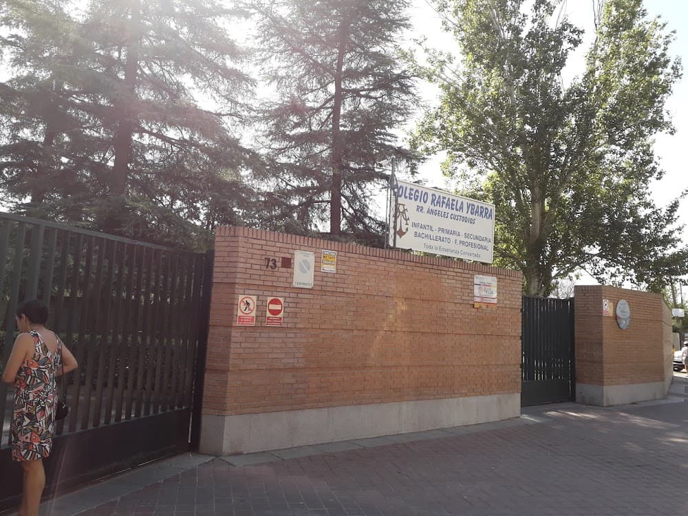 Cures Auxiliars D'infermeria a Rafaela Ybarra (Rafaela Ybarra, Madrid): foto 1