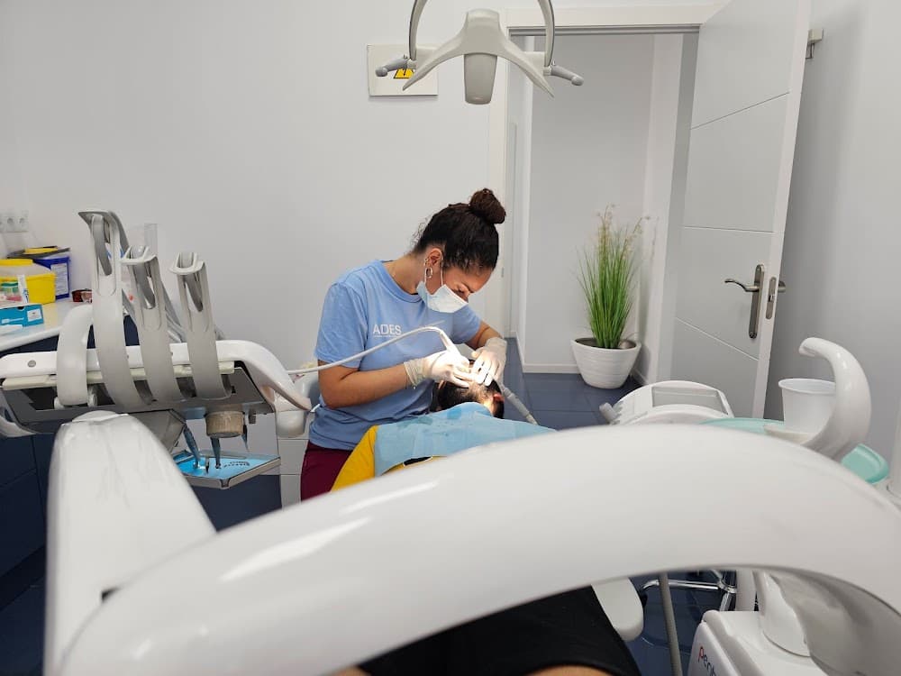 Higiene Bucodental a Ades Centro Sanitario Integral (Ades Centro Sanitario Integral, Badajoz): foto 2