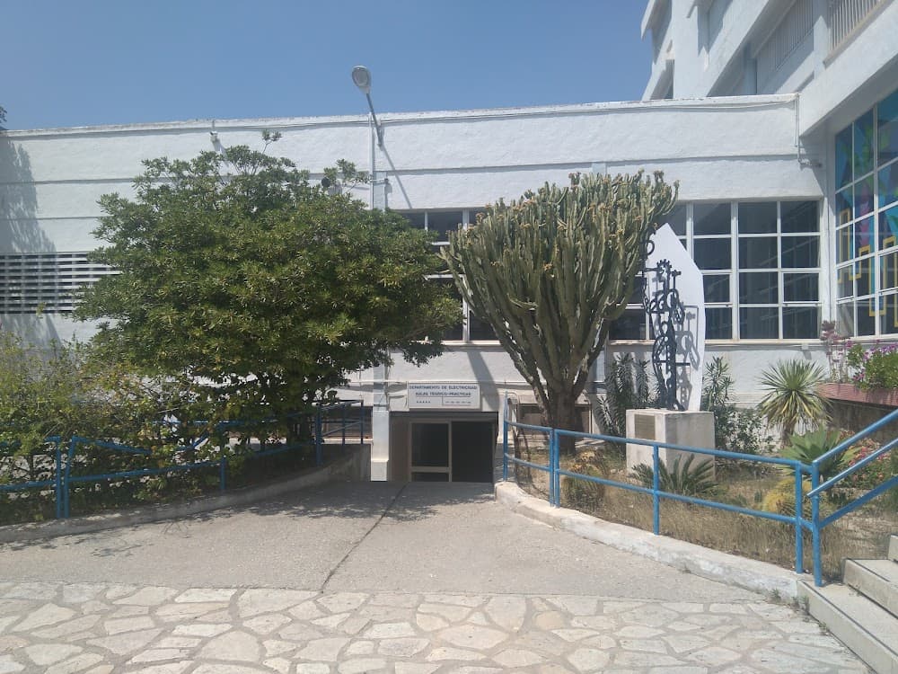 Foto secundaria del campus Antonio José Cavanilles