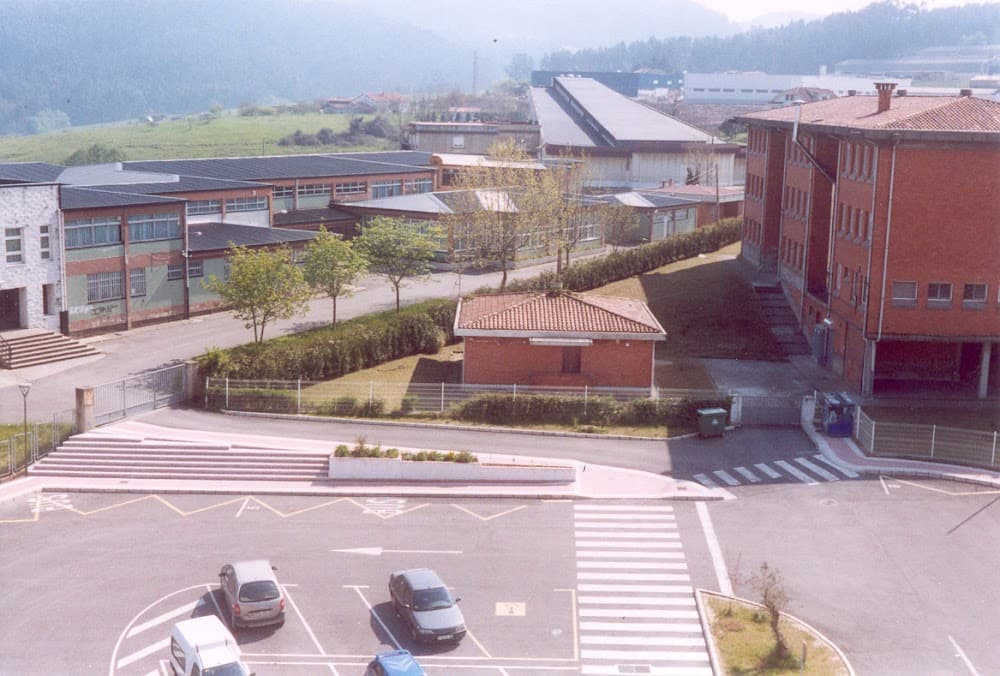 Foto secundaria del campus I.e.s. "corvera De Asturias"