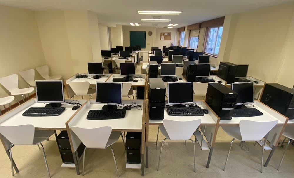 Foto secundaria del campus Nebrija Torre De Hércules