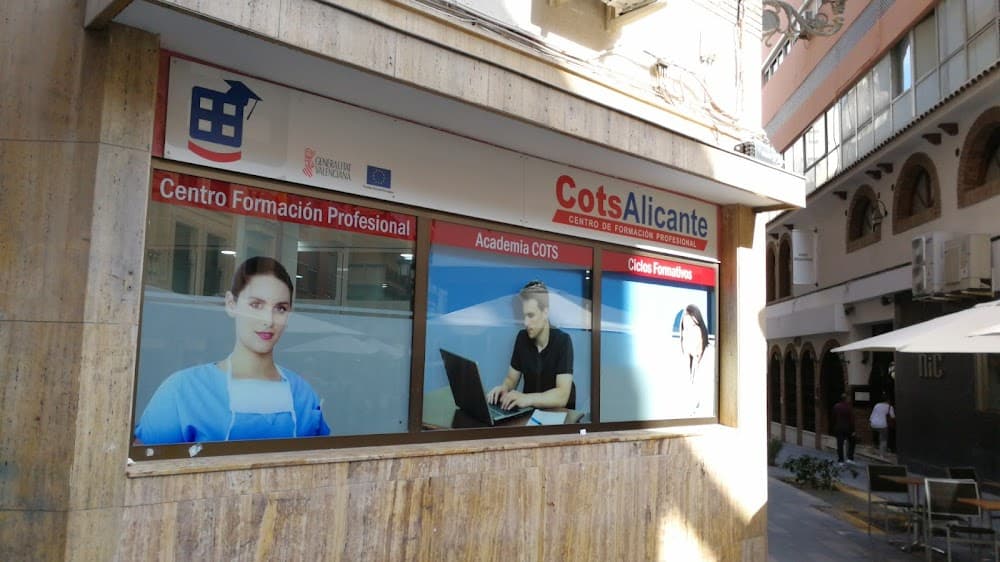 Foto secundaria del campus Cots