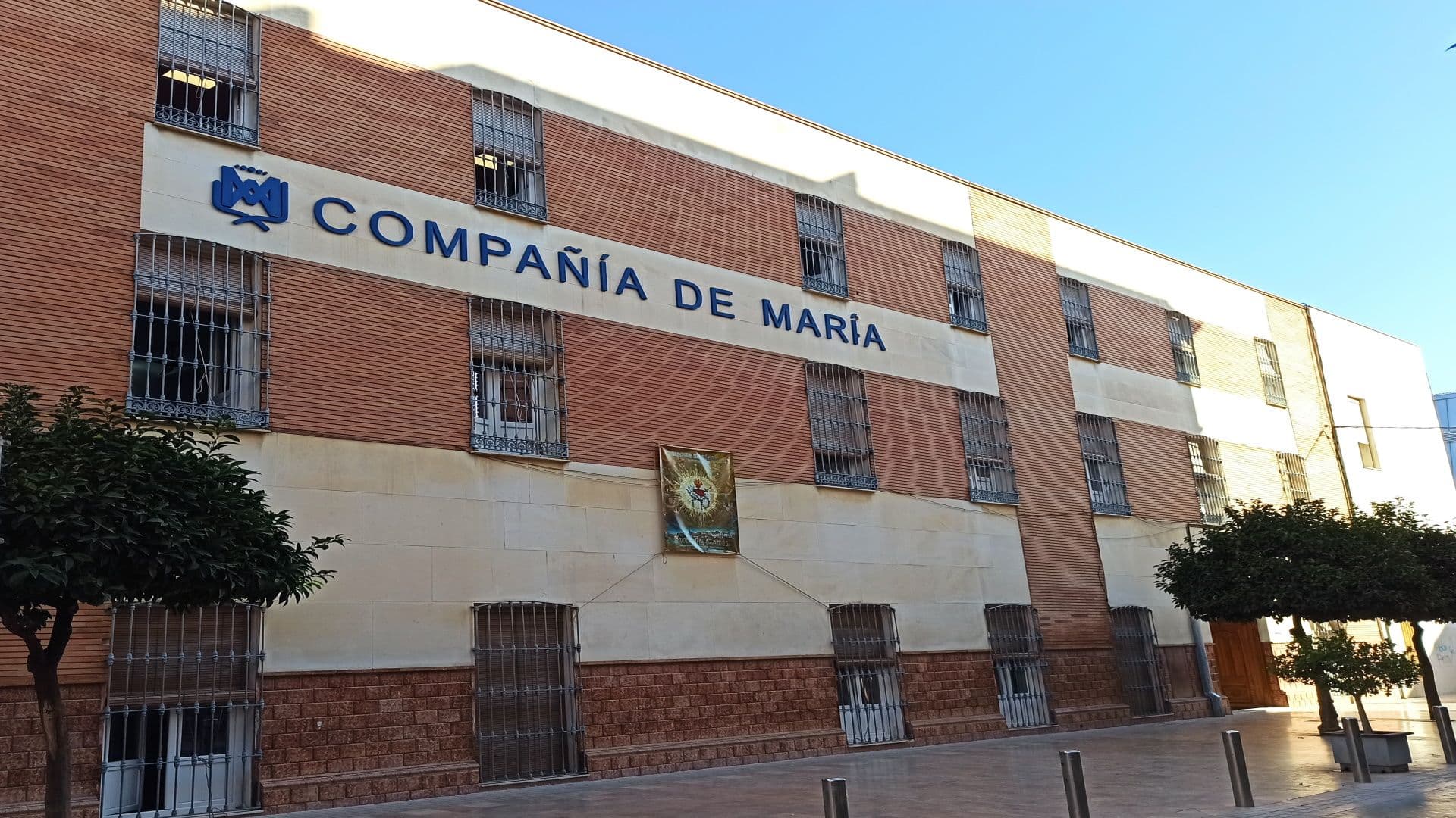 Acceso y Conservación en Instalaciones Deportivas en Centro Docente Privado Compañía de María (Centro Docente Privado Compañía de María, Puente Genil): foto 1