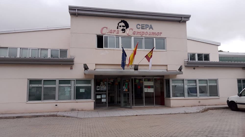Guia, Informació I Assistència Turístiques a Clara Campoamor (Clara Campoamor, Azuqueca De Henares): foto 2
