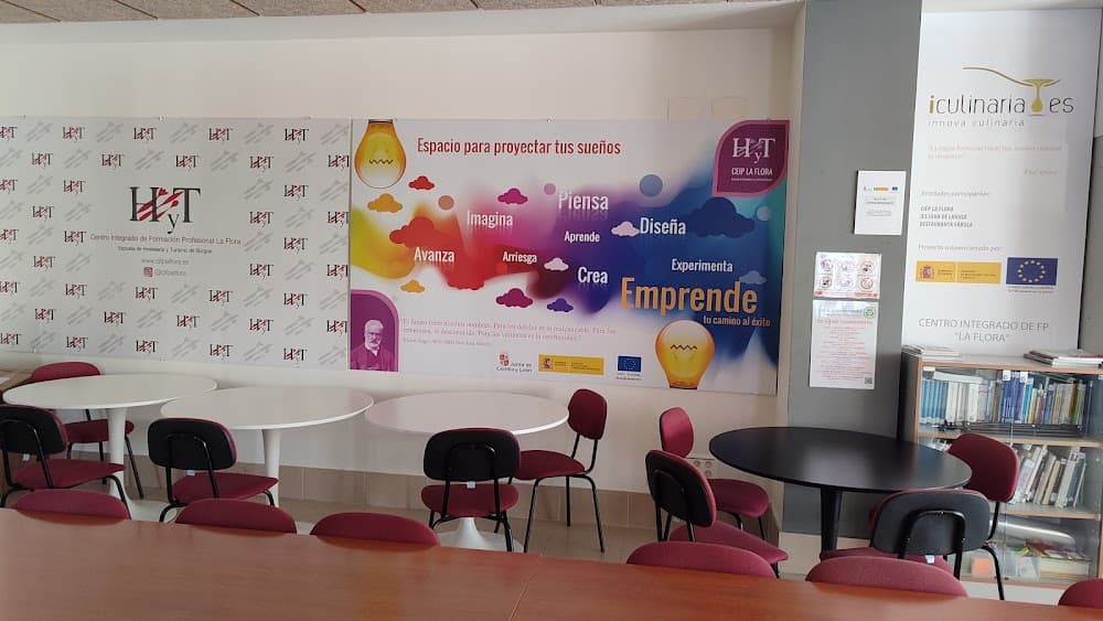 Dirección De Cocina en La Flora (La Flora, Burgos): foto 4