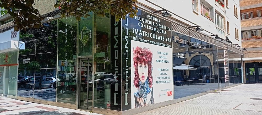 Peluquería Y Cosmética Capilar en Ramiro Mata (Ramiro Mata, Pamplona): foto 1