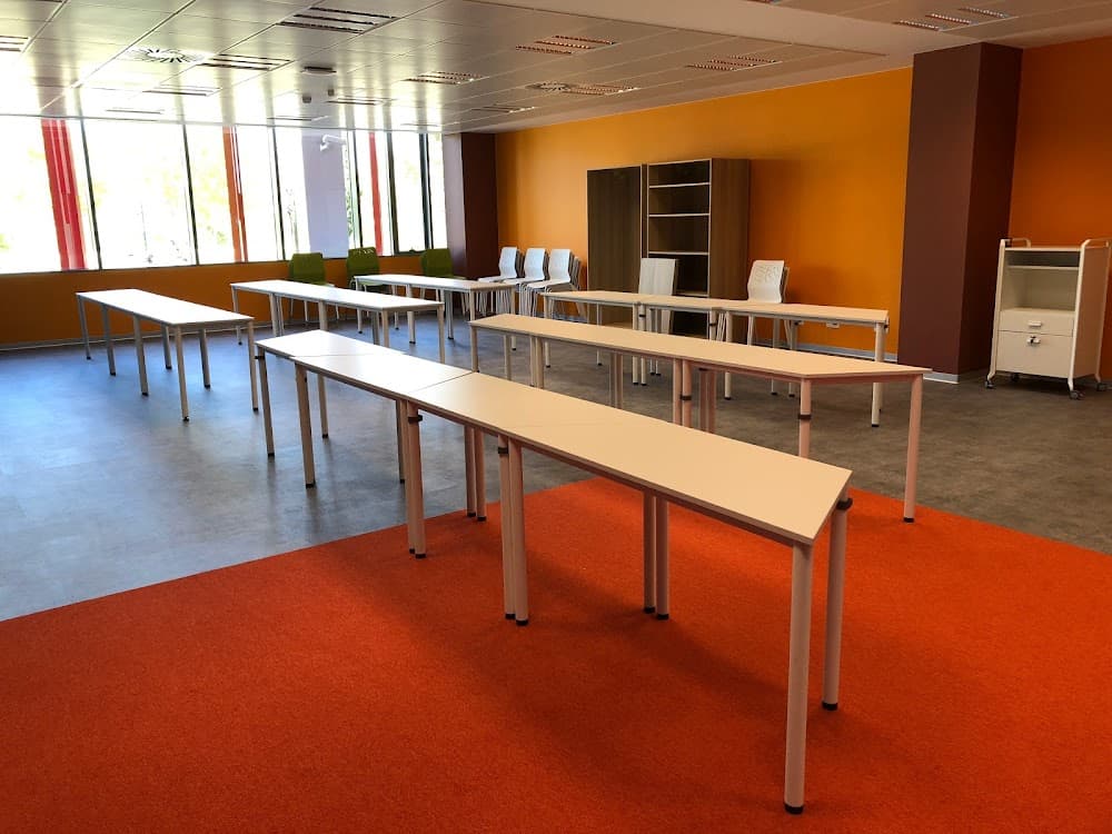 Farmacia Y Parafarmacia en Oceáno Atlántico-huesca Formación Profesional (Oceáno Atlántico-huesca Formación Profesional, Huesca): foto 5