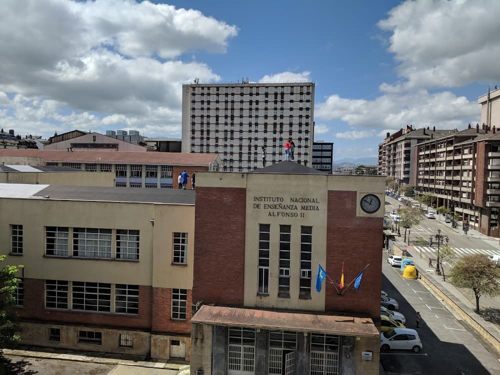 Foto secundaria del campus I.e.s. "alfonso Ii"