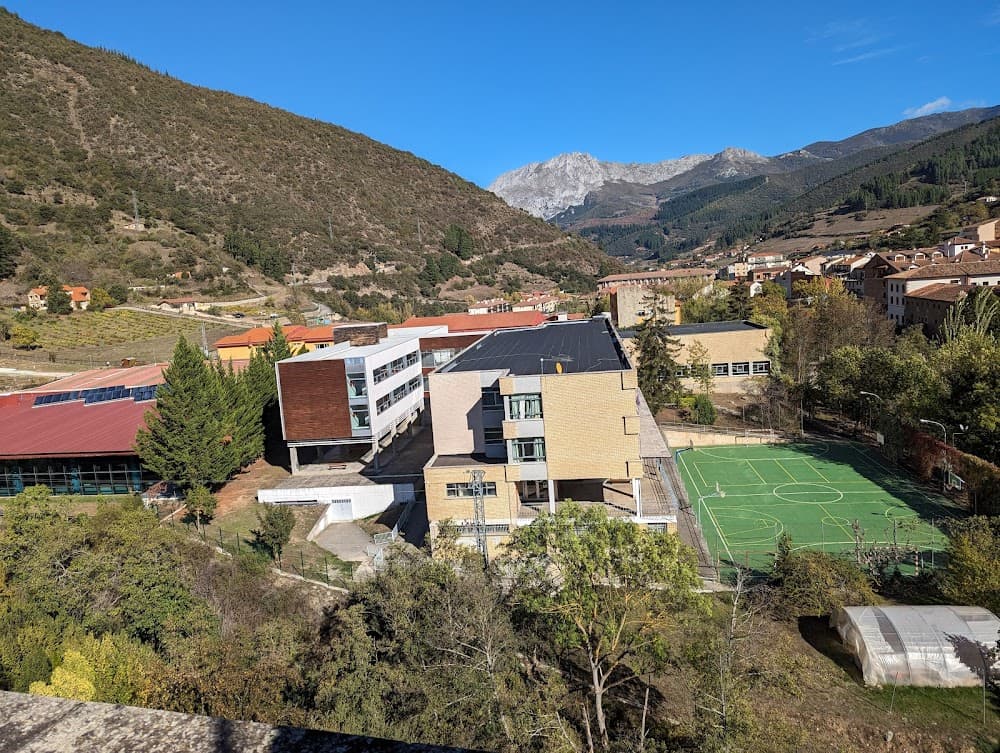 Guía En El Medio Natural Y De Tiempo Libre en Jesus De Monasterio (Jesus De Monasterio, Potes): foto 1