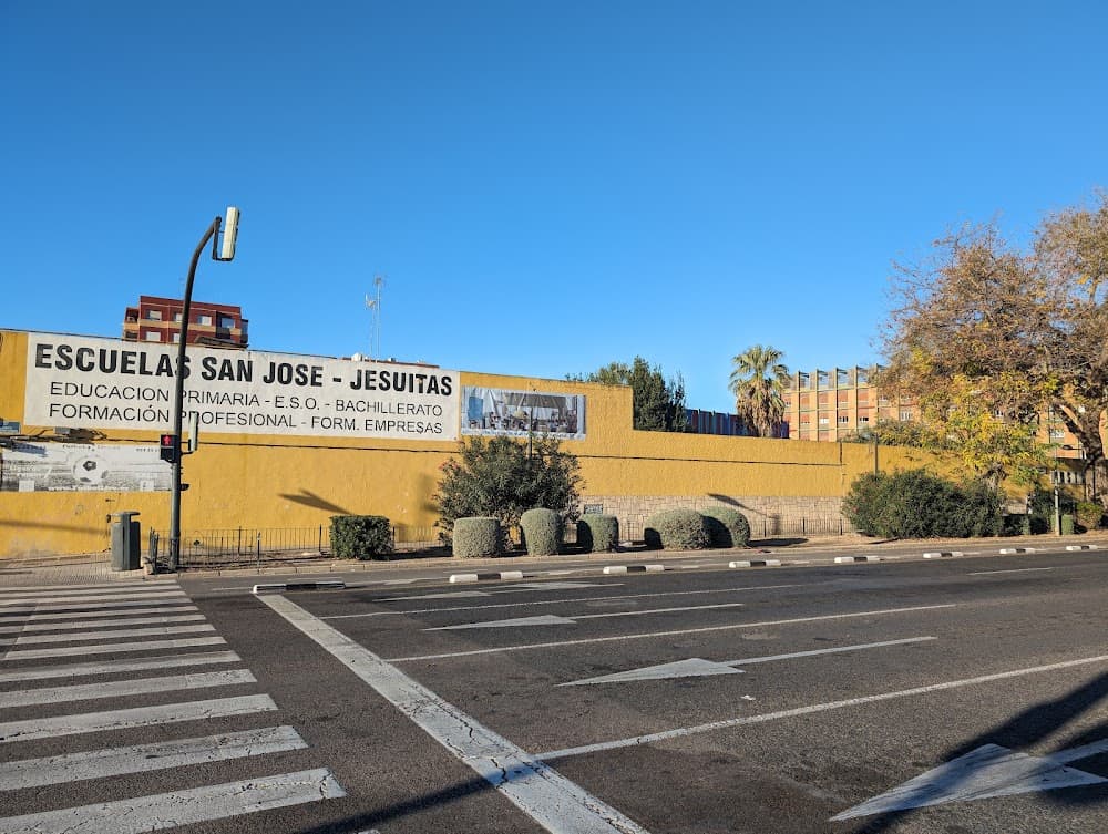 Foto secundaria del campus Escuelas San José (i. Polit.)