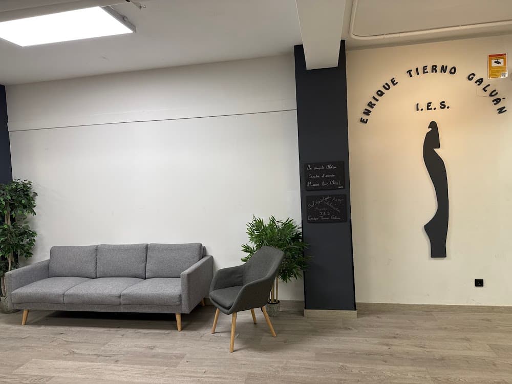 Administració De Sistemes Informàtics En Xarxa a Enrique Tierno Galvan (Enrique Tierno Galvan, Parla): foto 2