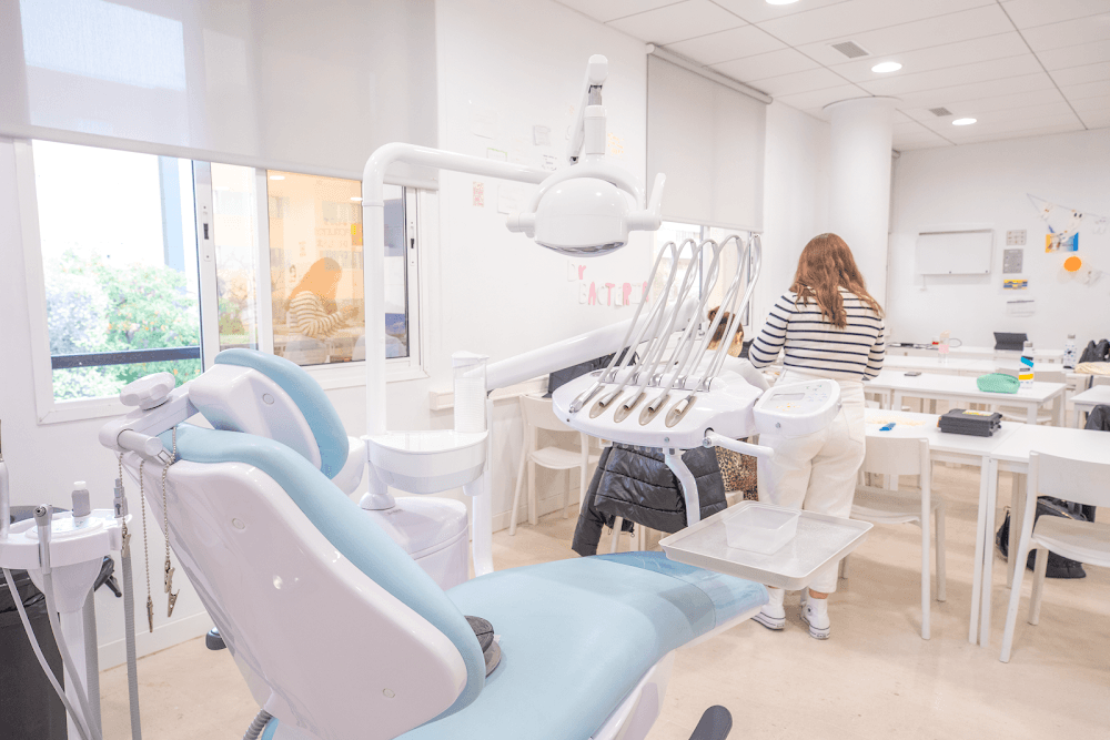 Foto secundaria del campus Ilerna-sevilla