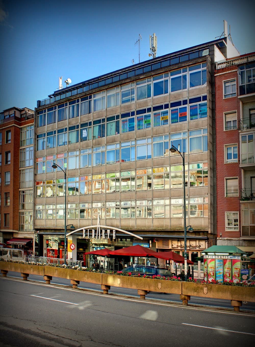 Foto secundaria del campus Almi