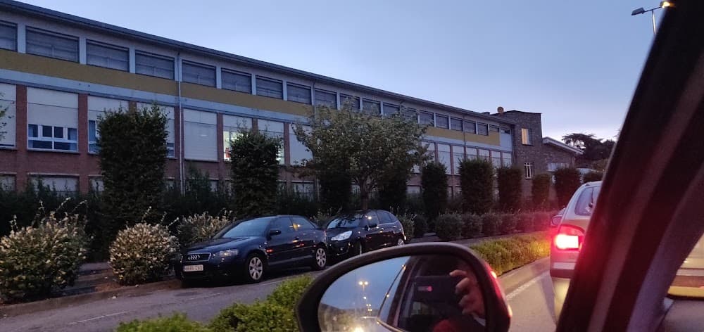 Foto secundaria del campus Miguel Herrero Pereda