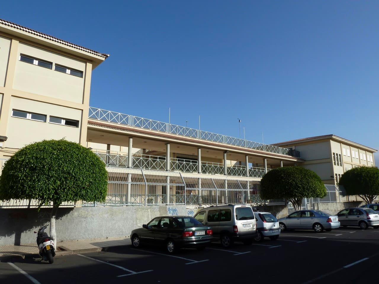 Agro-jardinería y Composiciones Florales en Instituto de Educación Secundaria LOS CRISTIANOS (Instituto de Educación Secundaria LOS CRISTIANOS, Los Cristianos): foto 1