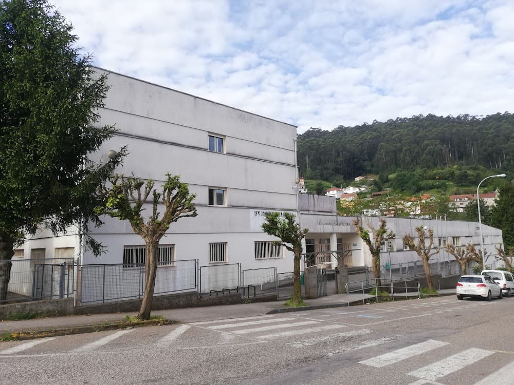 Foto secundaria del campus Johan Carballeira