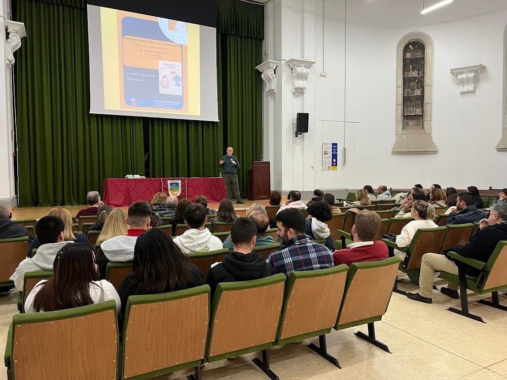 Foto secundaria del campus José Ibáñez Martín
