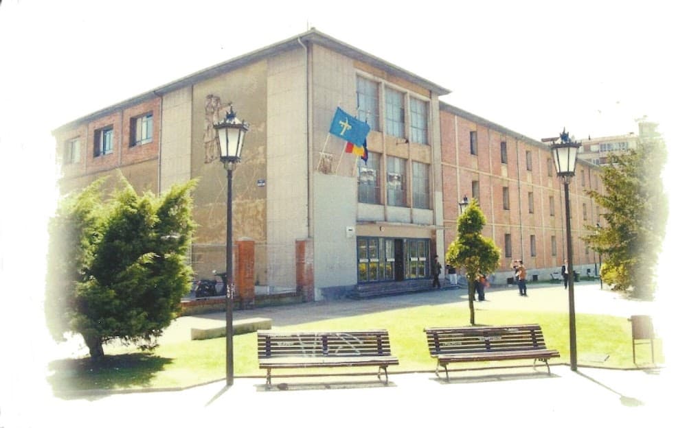 Foto del campus I.e.s. "aramo"