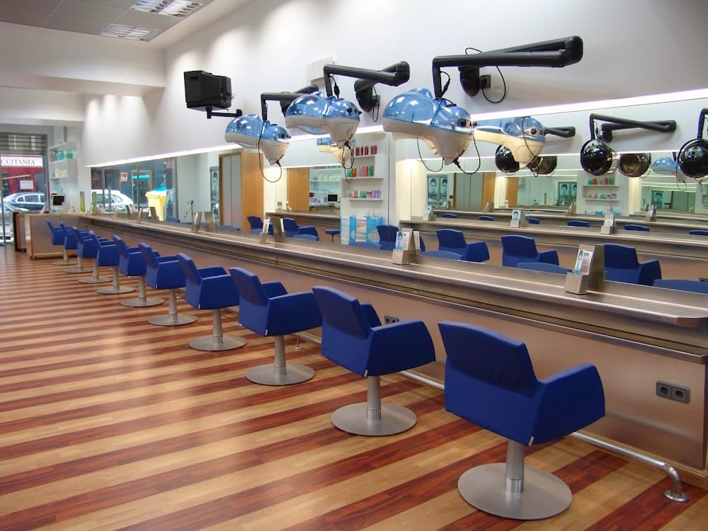 Peluquería Y Cosmética Capilar en Litocentro (Litocentro, Ourense): foto 3