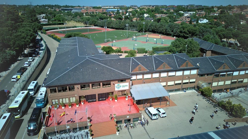 Ensenyament I Animació Socioesportiva a Mirabal International School (Mirabal International School, Boadilla Del Monte): foto 1