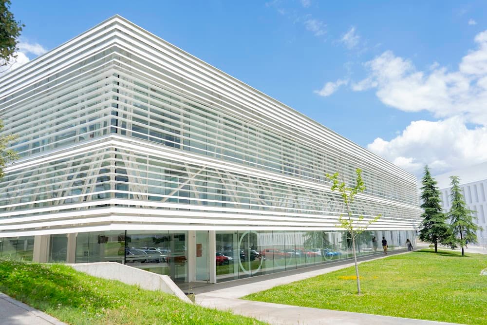 Foto secundaria del campus Centro De Formación Profesional Superior Francisco De Vitoria Cetys