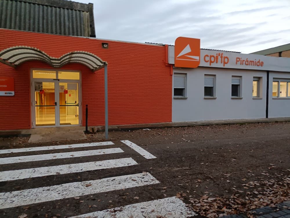 Foto secundaria del campus Pirámide