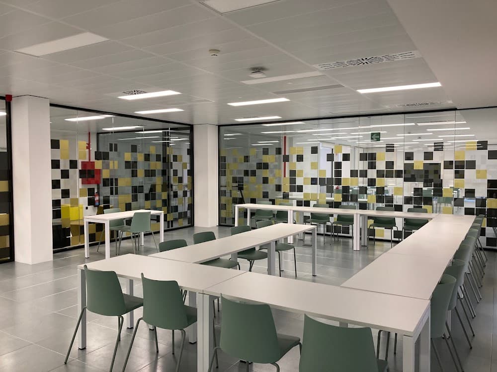 Foto secundaria del campus La Otra Fp-pro2