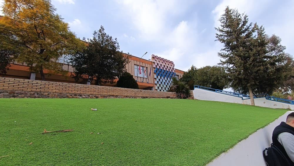 Foto secundaria del campus Sanje