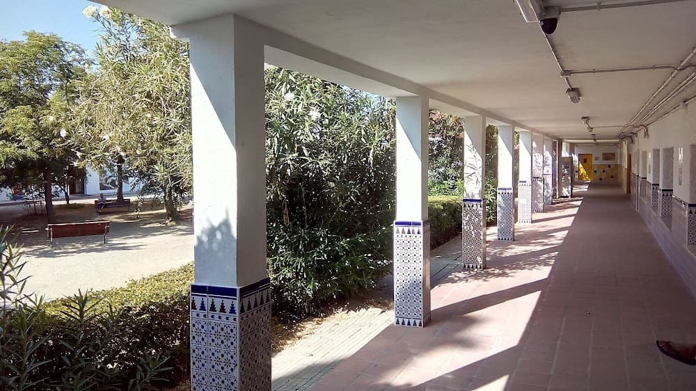 Foto secundaria del campus Reyes Católicos