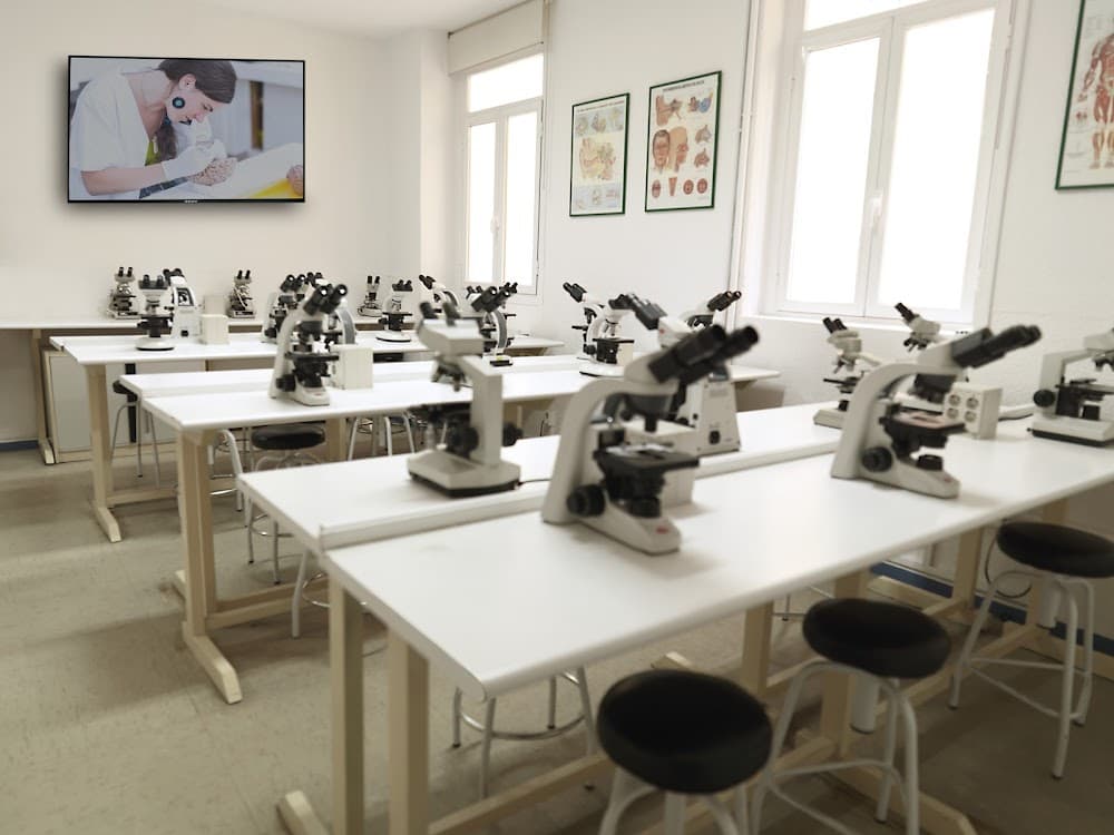 Foto secundaria del campus Esc.tecnica De Enseñanzas Especializadas