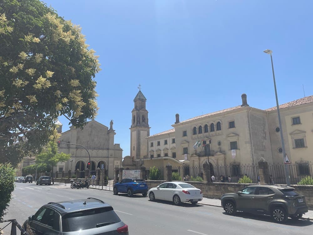 Administración Y Finanzas en Escuelas Profesionales De La Sagrada Familia (Escuelas Profesionales De La Sagrada Familia, Úbeda): foto 2