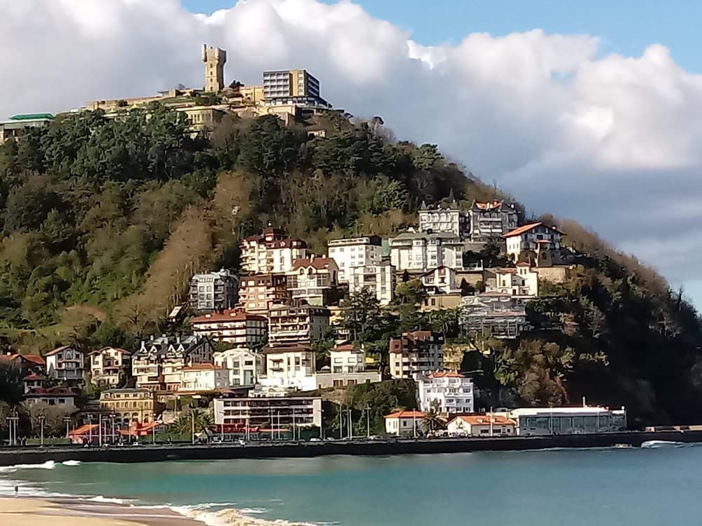 Foto secundaria del campus Escuela Mercantil