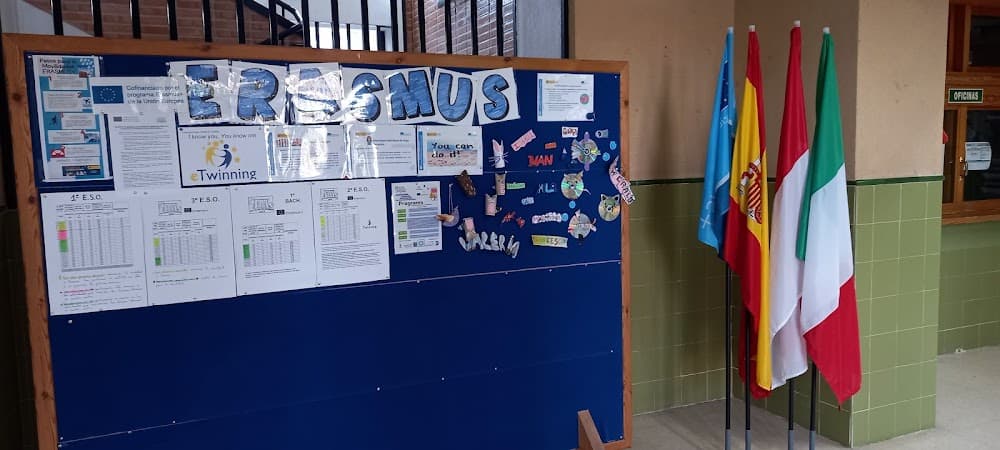 Foto secundaria del campus Felipe De Borbón
