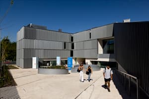 Foto secundaria del campus Facultad de Humanidades y Ciencias de la Comunicación