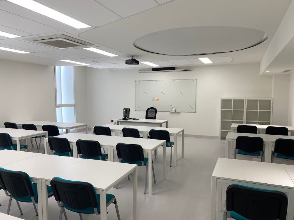 Radioteràpia I Dosimetria a Centro De Estudios Sanitarios Dr. Arduán (Centro De Estudios Sanitarios Dr. Arduán, Málaga): foto 2