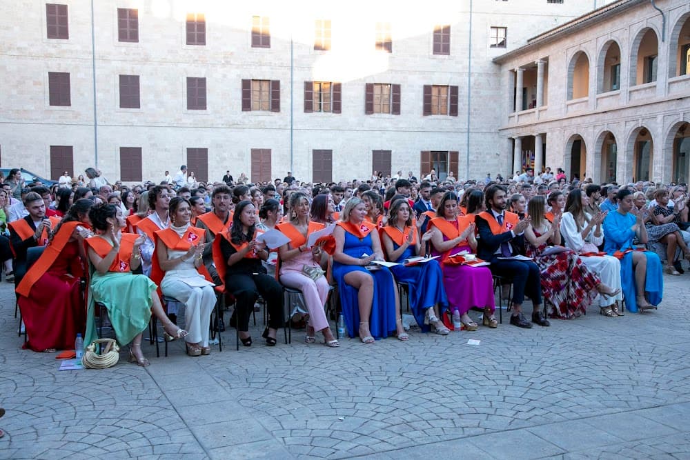 Cuidados Auxiliares De Enfermería en Etb Felipe Moreno (Etb Felipe Moreno, Ciutadella De Menorca): foto 1