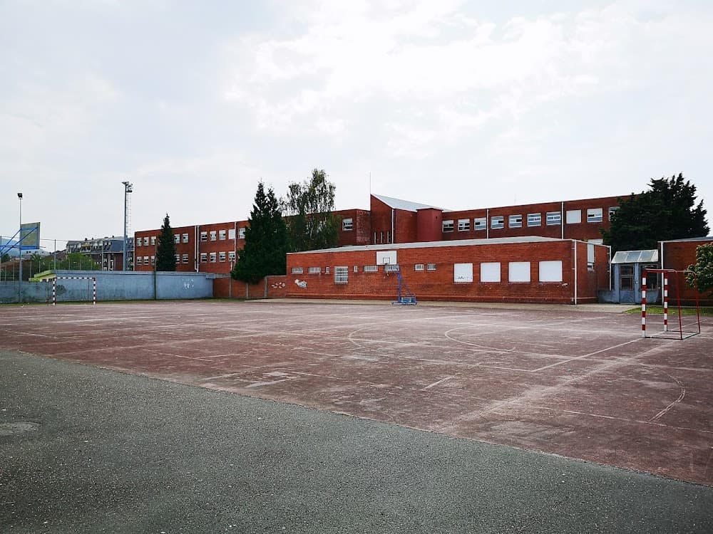 Foto secundaria del campus Valentin Turienzo