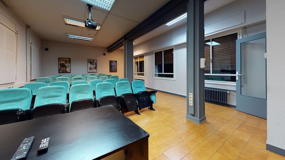 Foto secundaria del campus Cev Centro De Estudios Del Video