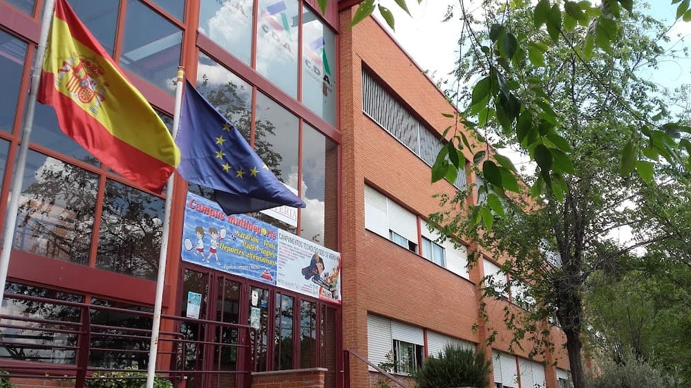 Foto secundaria del campus Amanecer