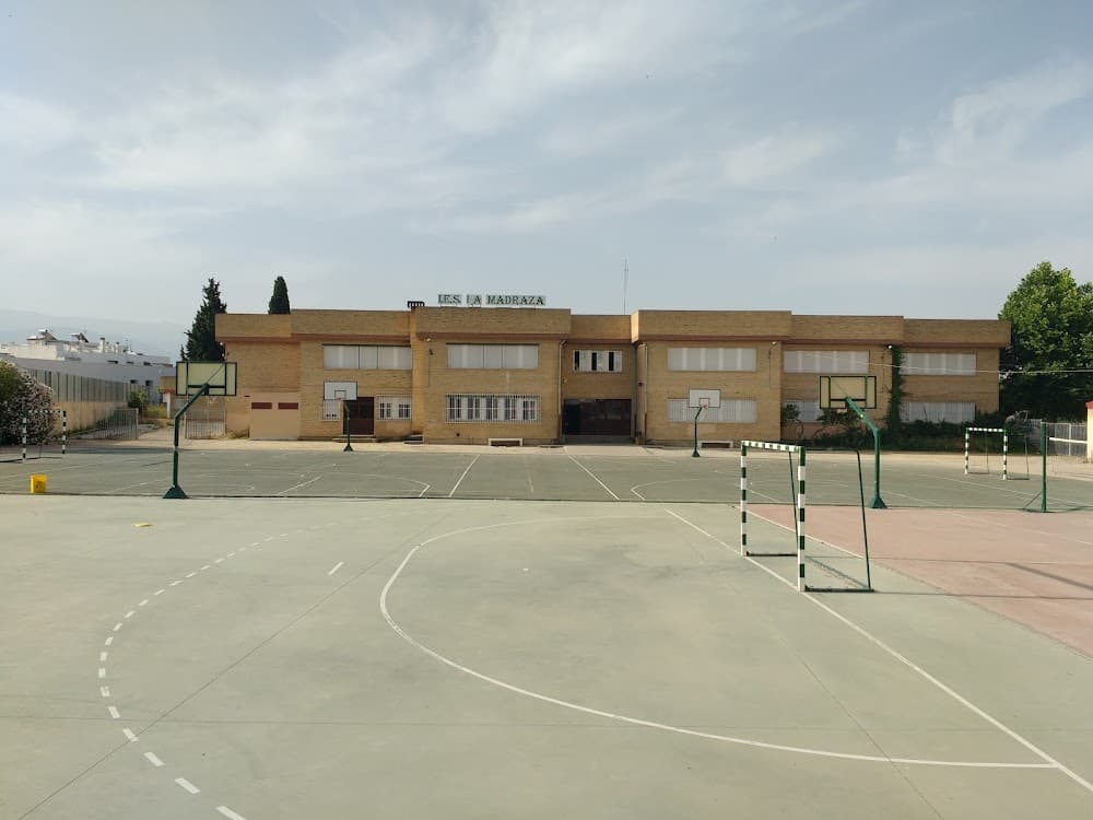 Foto secundaria del campus La Madraza