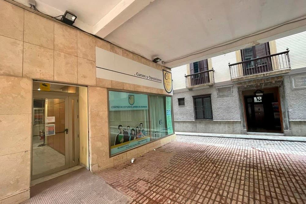 Foto secundaria del campus Centro De Estudios Jurídicos Granada