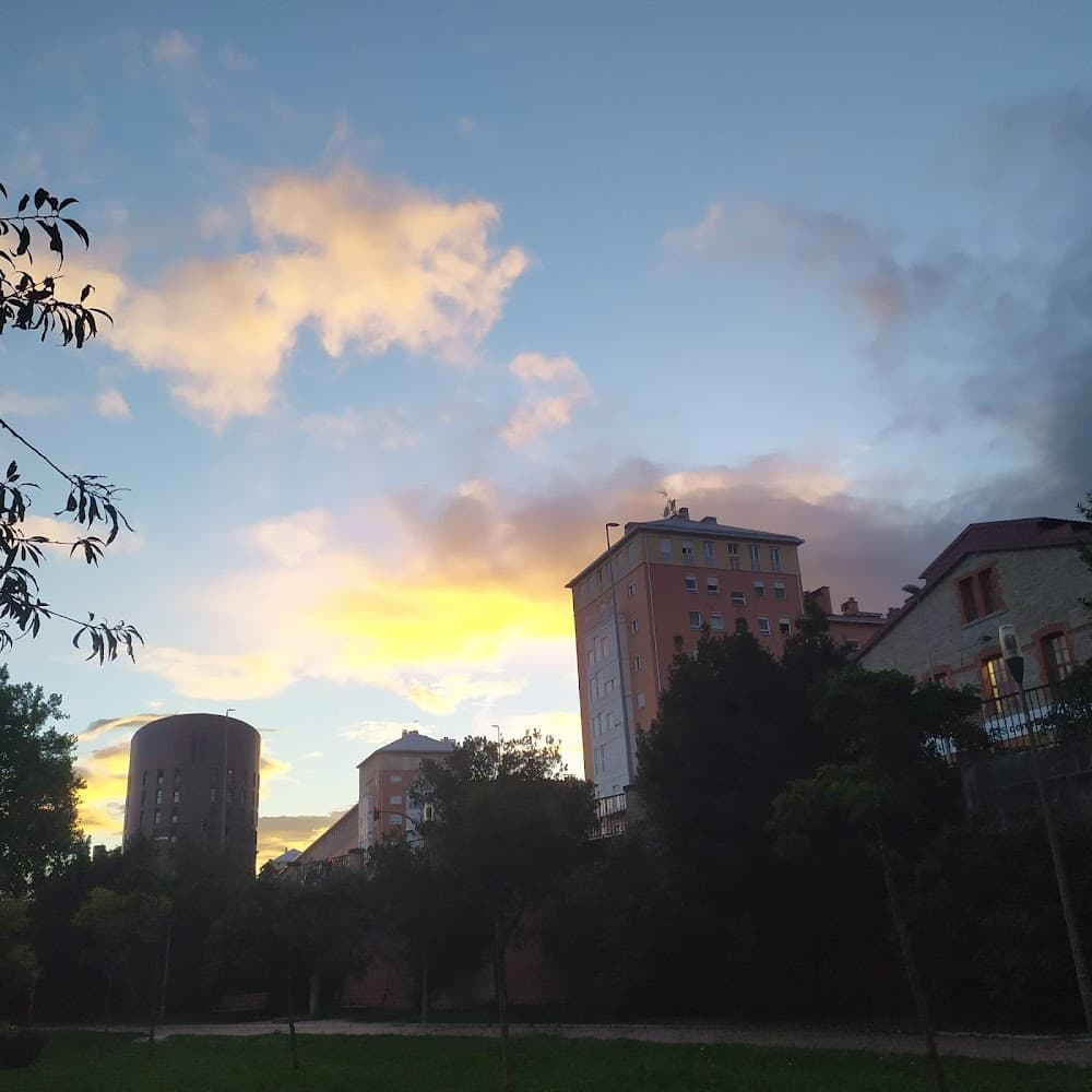 Foto secundaria del campus Cuatrovientos