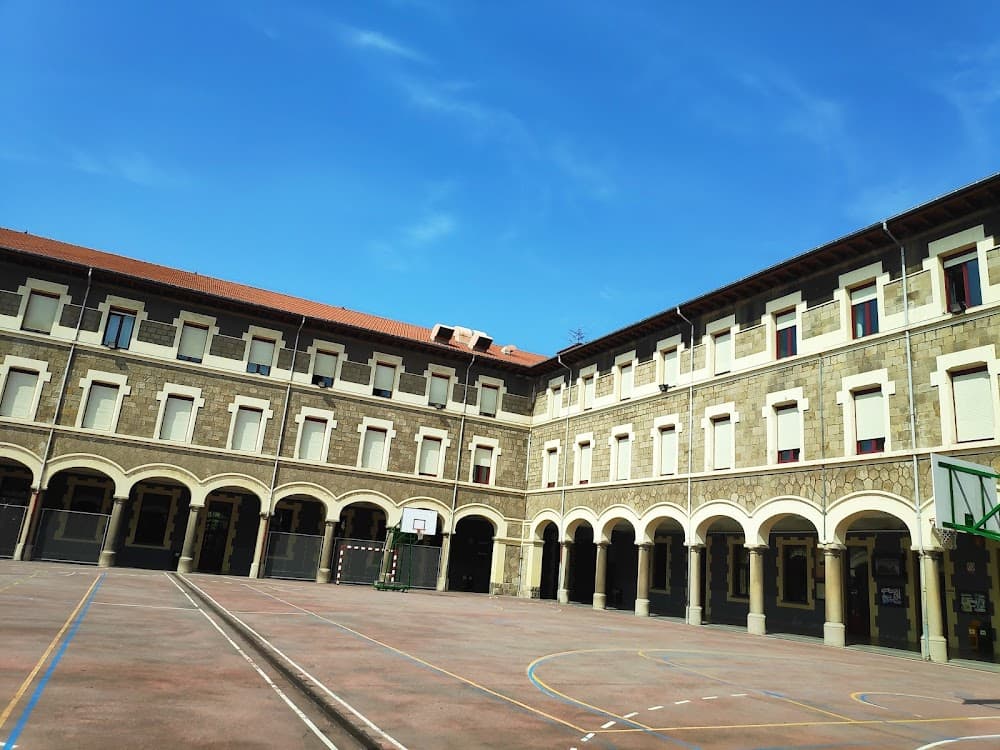 Sistemes De Telecomunicacions I Informàtics a Salesianos Deusto-maria Auxiliadora-san Juan Bosco (Salesianos Deusto-maria Auxiliadora-san Juan Bosco, Bilbao): foto 2