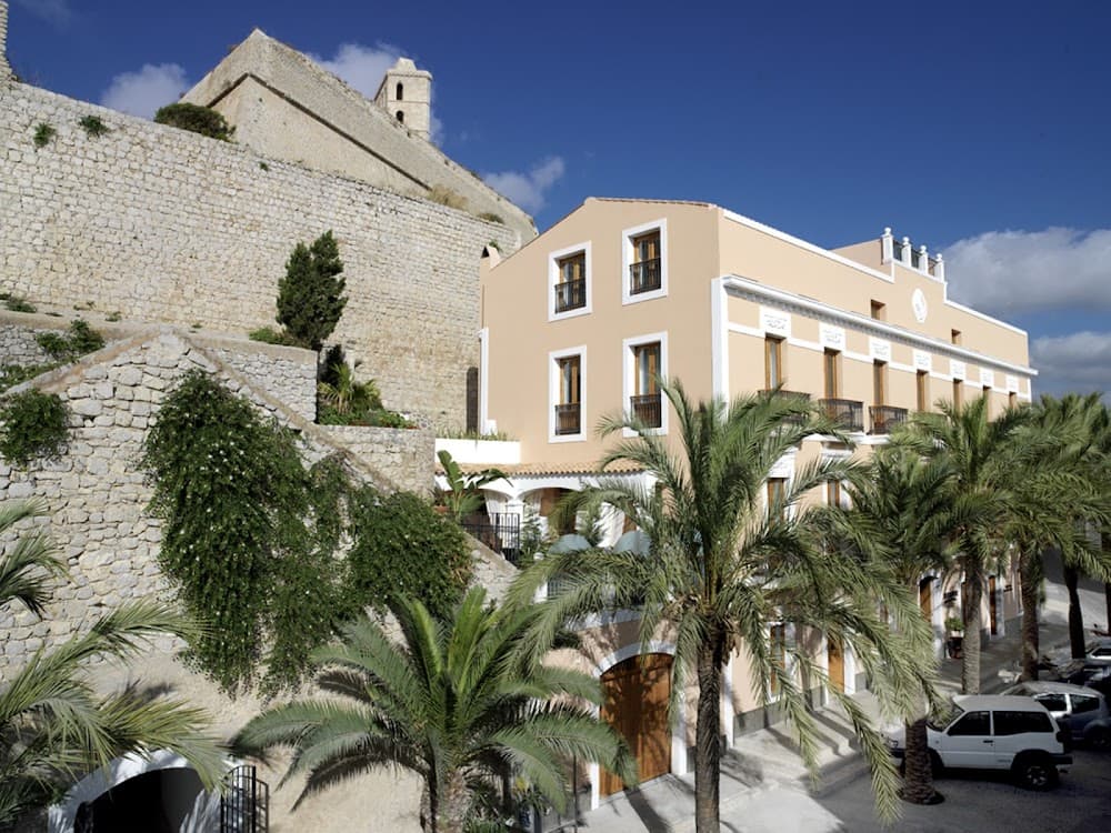 Atención A Personas En Situación De Dependencia en Vila (Vila, Eivissa): foto 5