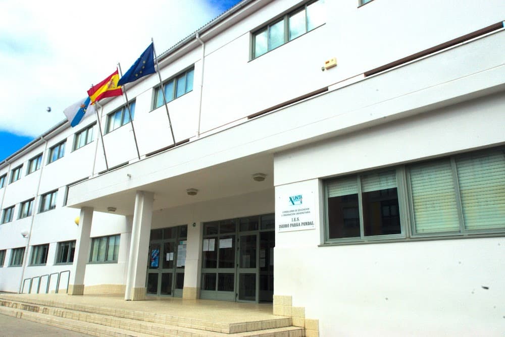 Foto secundaria del campus Isidro Parga Pondal