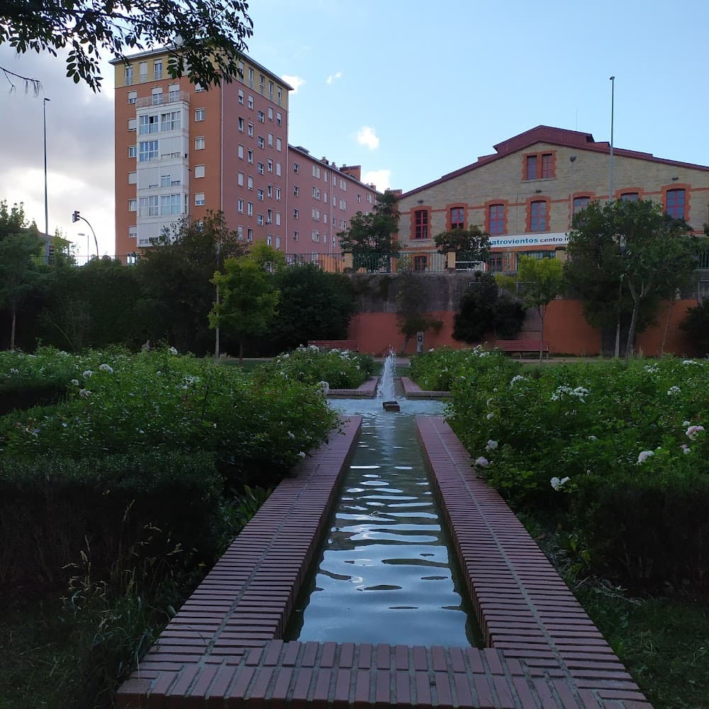 Foto secundaria del campus Cuatrovientos