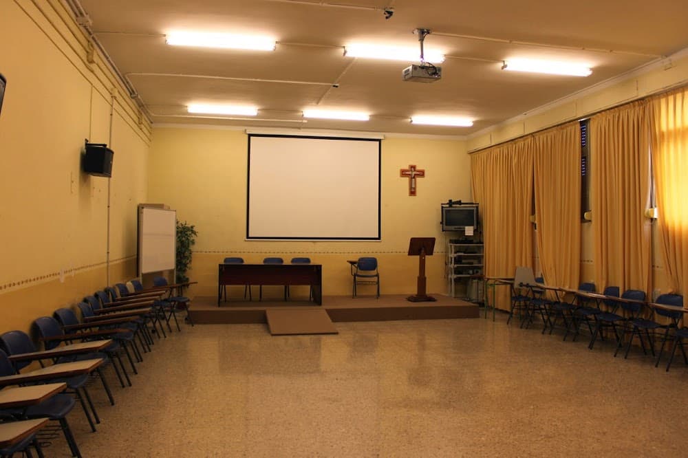 Foto secundaria del campus Virgen Al Pie De La Cruz